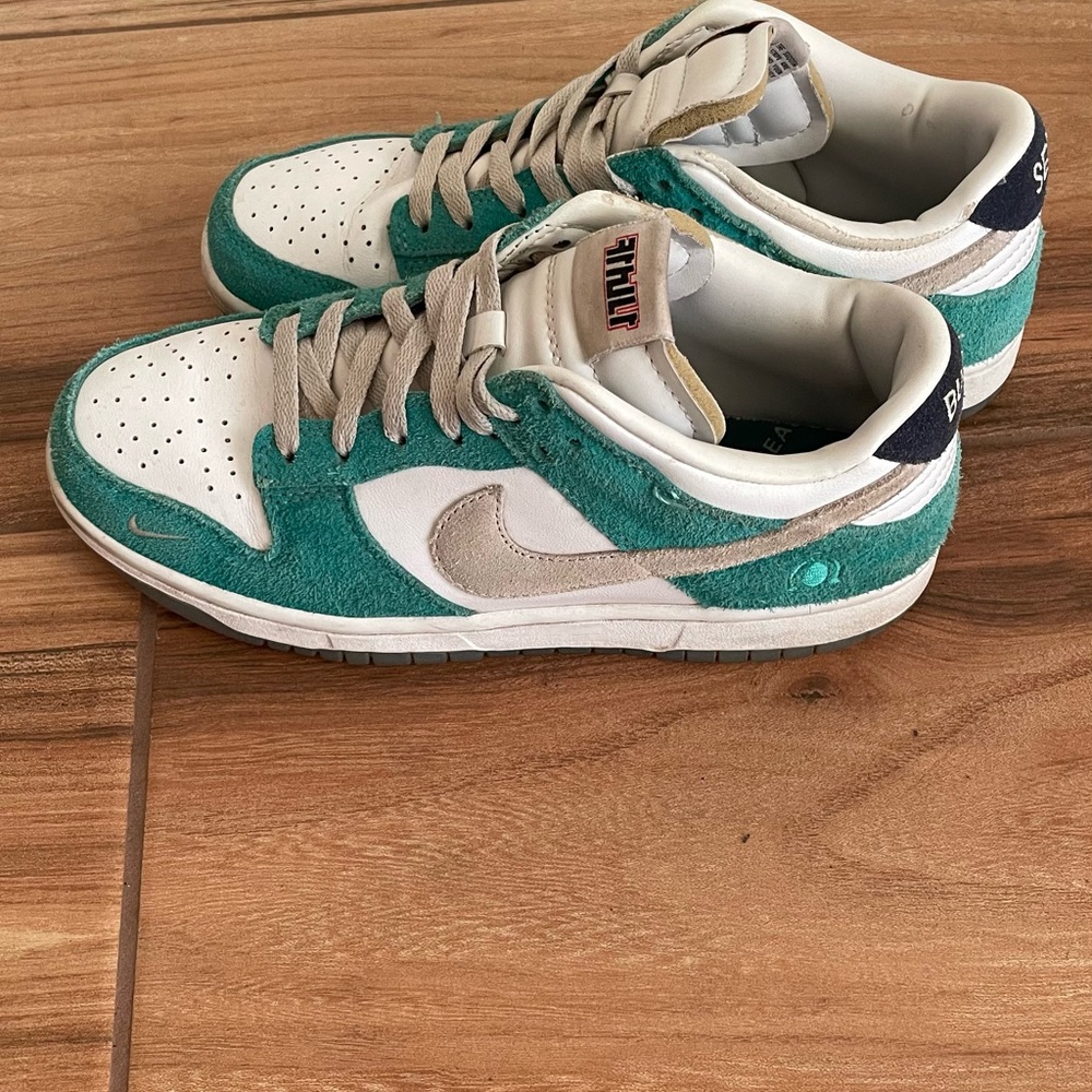 Nike Dunk Low Neptune Green Athletic Shoes
Women's Size 7.5